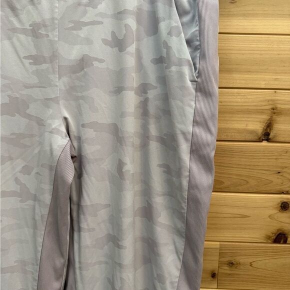 Athleta Size 16 Lavender Brooklyn Lined Camouflage Drawstring Waistband Jogger - Picture 5 of 14
